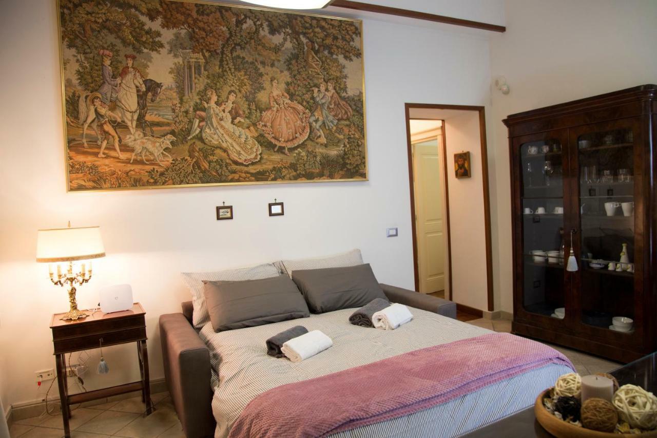Luci Di S. Chiara Apartment Napoli Exterior foto